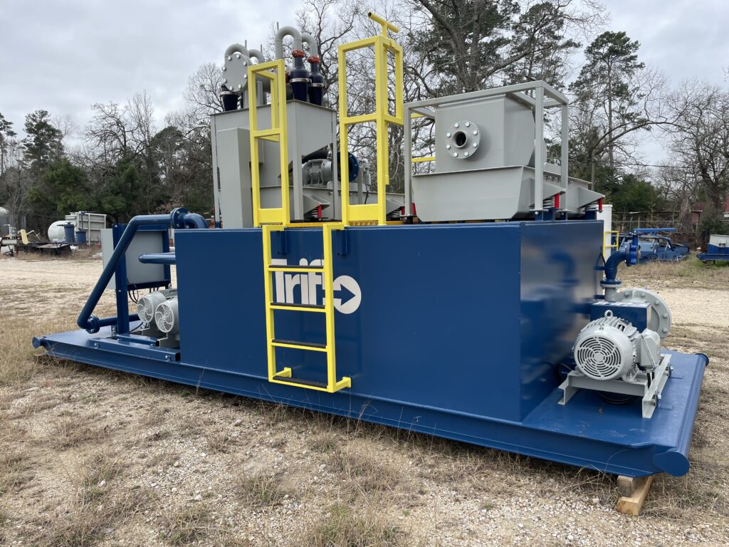 Side profile of the TriFlo MFS 1500 mud recycling system, designed for HDD and drilling operations.